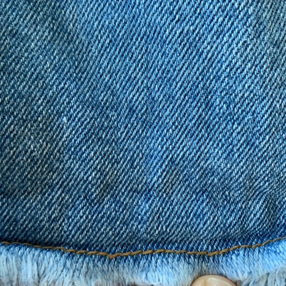 The Beverly Hills Denim Company Cut-off Jean Shorts Women’s Frayed Zip Size 9/10 - Picture 7 of 7